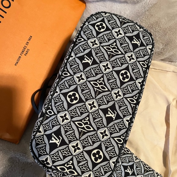 Louis Vuitton Since 1854 Neverfull mm - Picture 13 of 16
